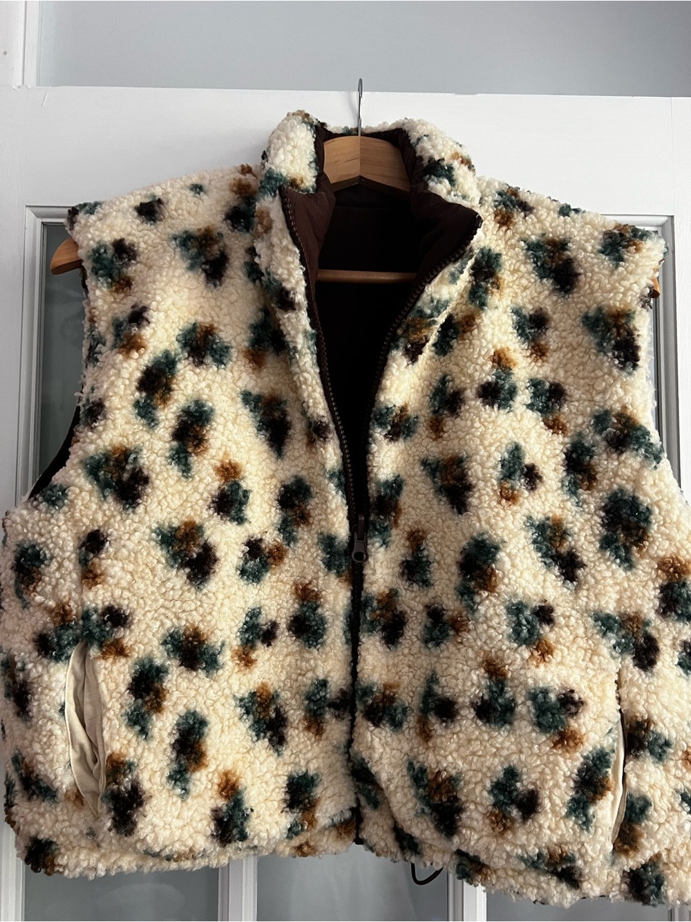 Thread & Supply Cream Sherpa Vest with Green and Brown Speckle - Picture 3 of 5